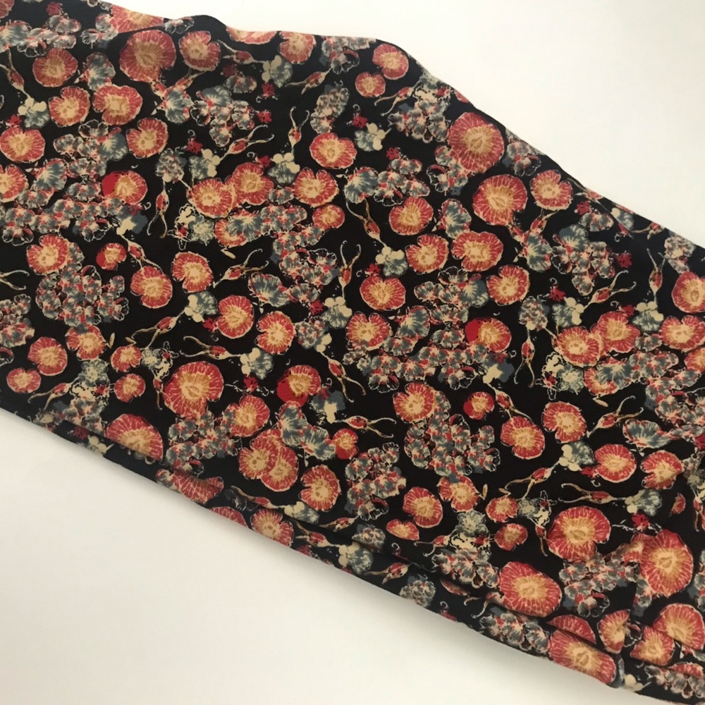NWT LuLaRoe One size Leggings